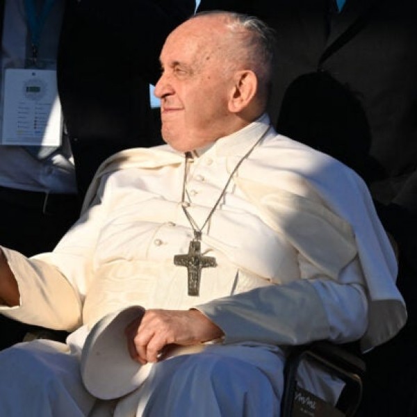 Ferenc pápa: A migrációt humánusan kell kezelni