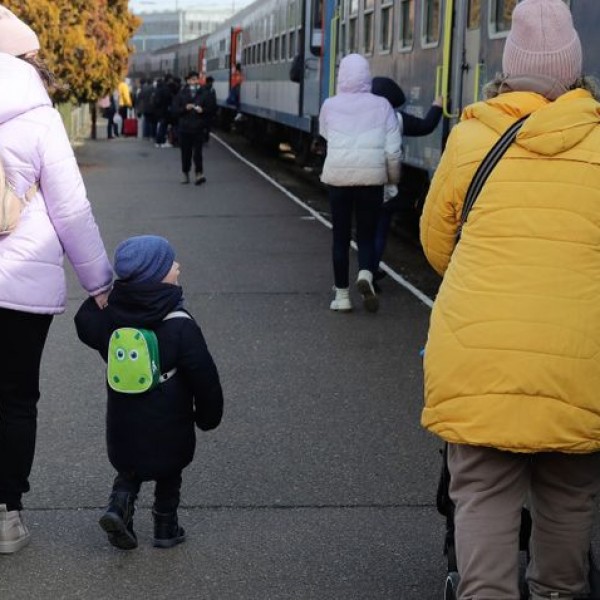Csaknem húszezren érkeztek Magyarországra szombaton az ukrajnai háború elől menekülve