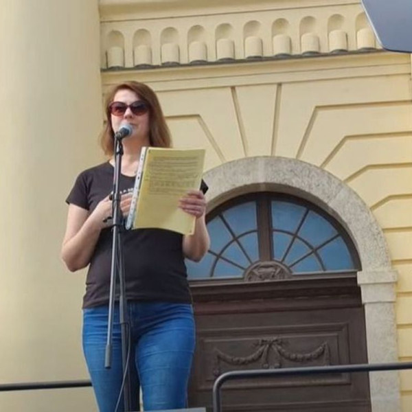 Magyar Péter akkumulátorgyártás ellen tüntető szónoka benzinkutakat üzemeltet