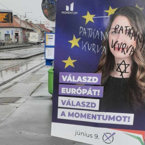"Patkány kurva" - Dávid-csillagot és trágár szavakat festettek Donáth Anna egyik budapesti plakátjára
