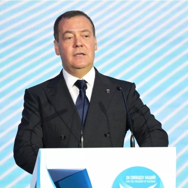Medvegyev: Európában eltűntek az igazi vezetők, bár ezalól kivétel Orbán és Fico