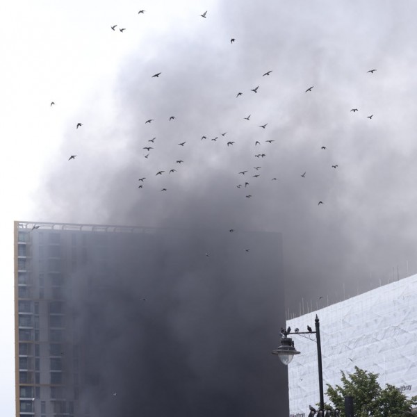 Óriási tűz van Londonban - Videó