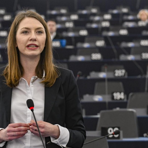 Donáth Anna mentelmi jogának felfüggesztéséről szavaz az EP plenáris ülése