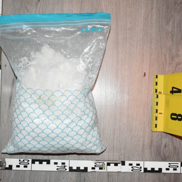 Több százmillió forintnyi drogot találtak egy 52 éves férfinál és 19 éves fiánál