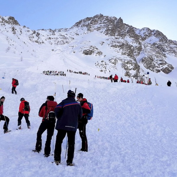 Több síelő is meghalt lavinabalesetekben Ausztriában