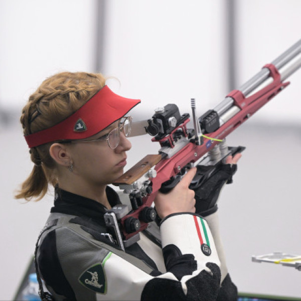 Ezüstérmet nyert a magyar női csapat a légfegyveres Európa-bajnokságon
