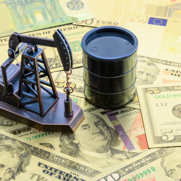 Bloomberg: Az európai országok titokban vásárolnak olajat Oroszországtól