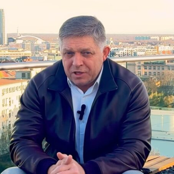Fico: A parlament határozatban mondja ki, hogy nem küldünk katonákat Ukrajnába