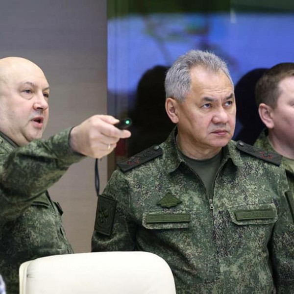 Putyin katonai vezetőkkel tartott megbeszélést az ukrán konfliktusról