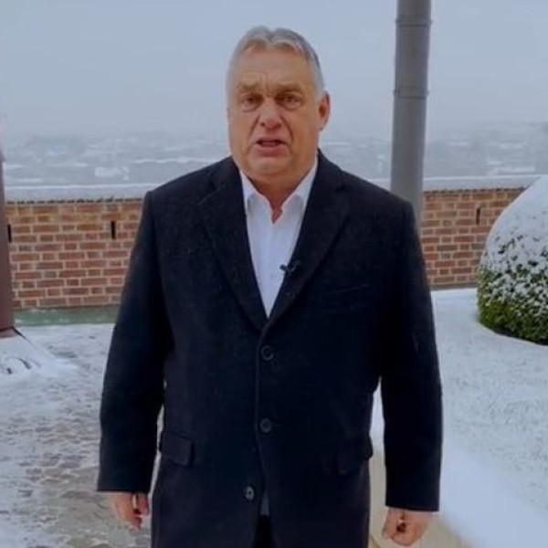 Orbán Viktor: mindjárt itt a karácsony csak el ne akadjon a hóban