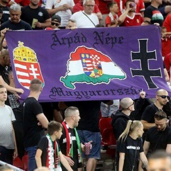 Így hazudik a FARE! A Nagy-Magyarország jelkép tiltott az UEFA-nál