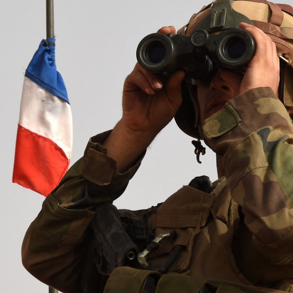 Franciaországban börtön helyett katonai kiképzést is választhatnak a fiatalkorú bűnelkövetők