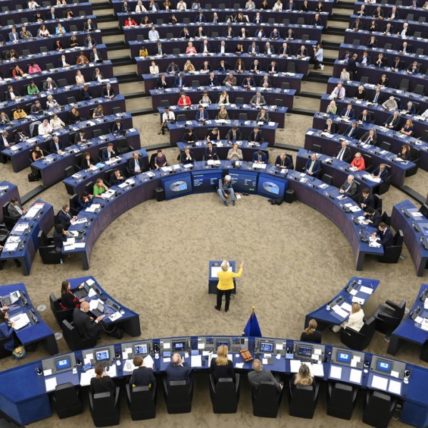 Rendkívüli bejelentést tett az Európai Bizottság: jönnek az újabb szankciók