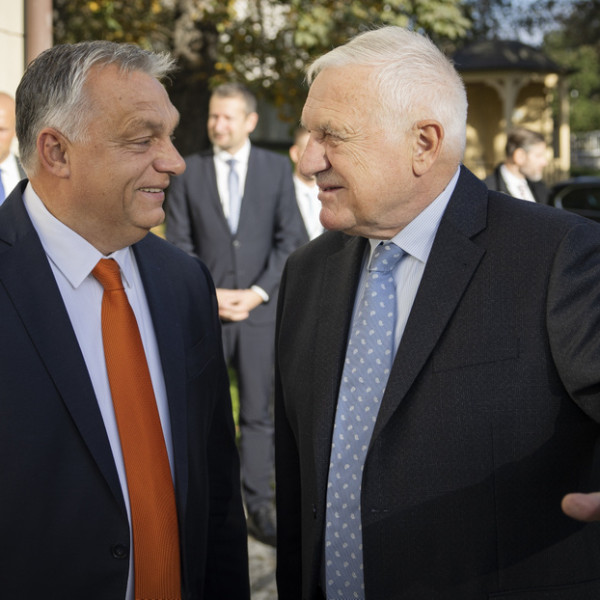 A volt cseh államfő Orbán Viktorral egyetért, de az Európai Unió vezetőivel nem