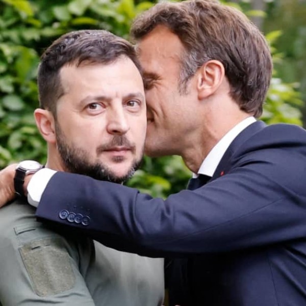 Zelenszkij kérésére Macron felhívja Putyint – közölte a francia külügyminisztérium
