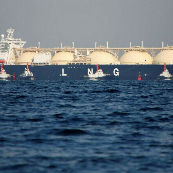 Reuters: Kína lebonyolította első jüanban elszámolt LNG vásárlását