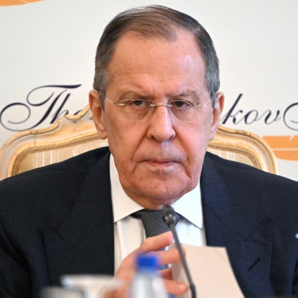 Lavrov: Már ereszkedik az új vasfüggöny