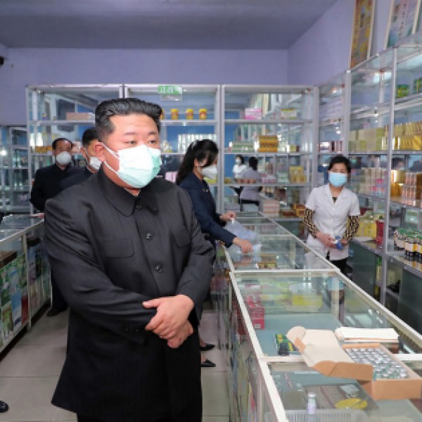Négyszázezren kapták el a koronavírust Észak-Koreában egy nap alatt