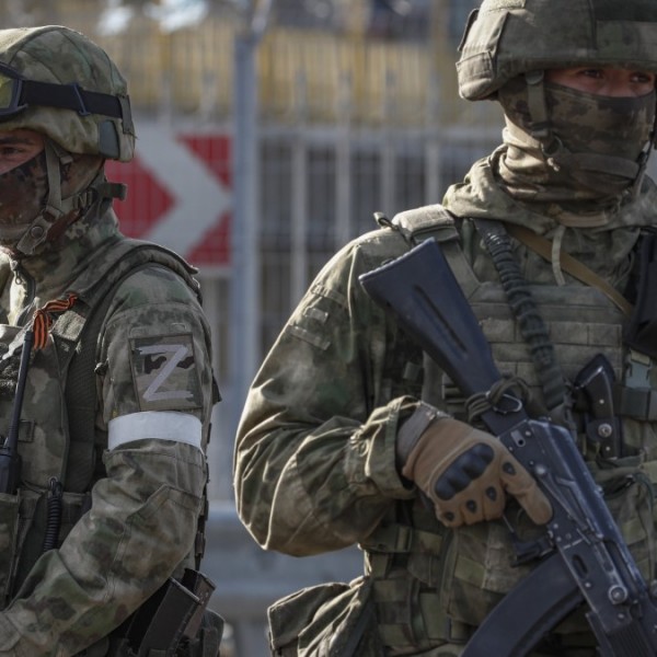A bekerítés veszélye miatt az orosz erőket kivonták Krasznij Limanból
