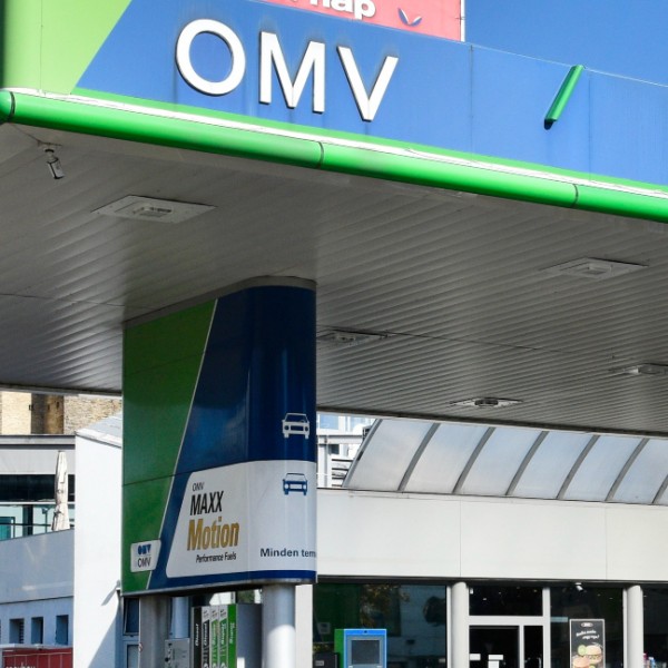 Az OMV is bejelentette: mától maximum 50 lityi