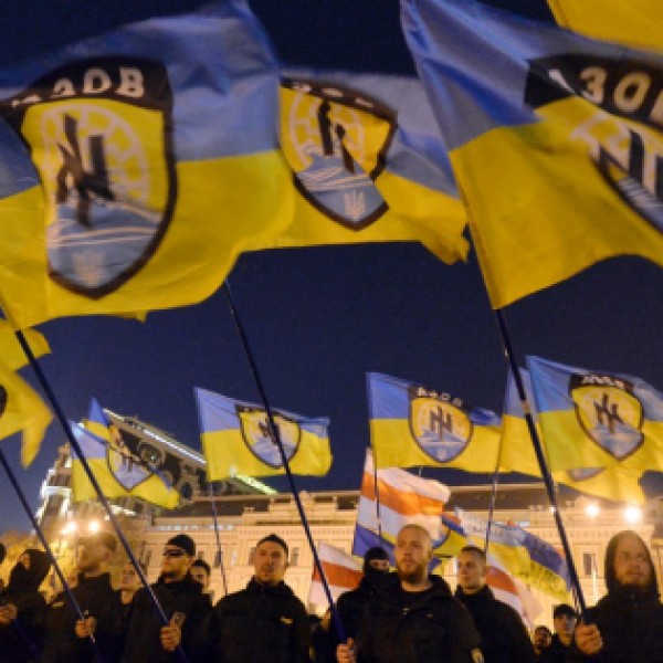 A szélsőséges Azov-ezred 43 katonája tért vissza Ukrajnába
