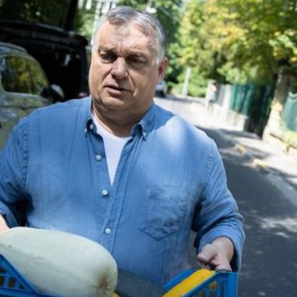 Orbán Viktor megmutatta hatalmas tökét a melegben