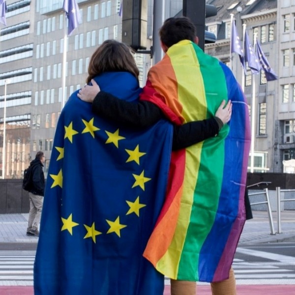 Európai Bizottság: Soha nem fogjuk hagyni, hogy társadalmunk egyes csoportjait megbélyegezzék