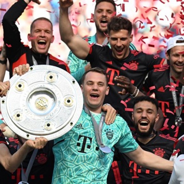 Bajnok lett a Bayern München, mégis kirúgták a vezetőit