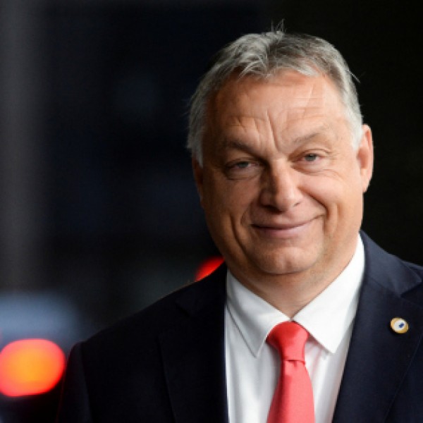Orbán Viktor: épségben át kell vinni a hazát a túlpartra