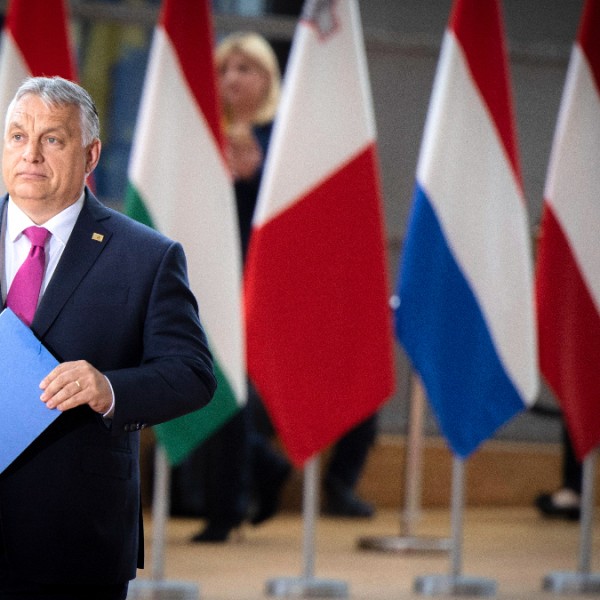 Orbán Viktor: Oroszország nem esett térdre, közben az európai gazdaságok elvéreznek