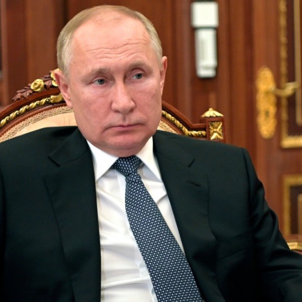 „Hamarosan holtan találják a fürdőben egy rejtélyes betegség miatt” – Putyin halálát várja a Spectator szerzője