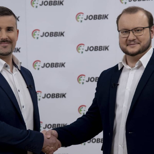 A Jobbikból igazolt képviselőt a DK