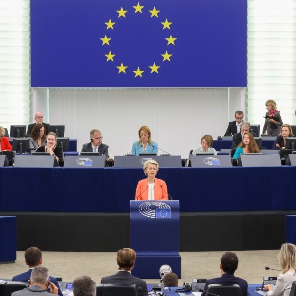 Új értékelést készíthet az Európai Bizottság Magyarország helyzetéről