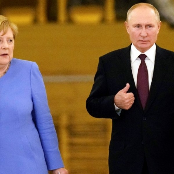 Merkel Putyinról: Egyszerűen tehetetlen voltam