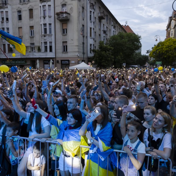 Baranyi ukrán-dzsemborit rendezett Ferencvárosban: Zelenszkij is felszólalt