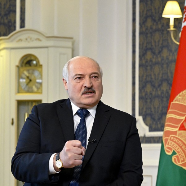 Lukasenko: Az USA le akarja győzni Európát, hogy Oroszországot eltiporva férkőzzön Kína közelébe