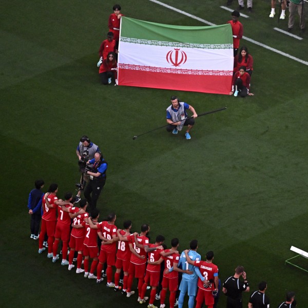 Az amerikaiak edzője bocsánatot kért, amiért egy posztban megváltoztatták a meccsük előtt az iráni zászlót