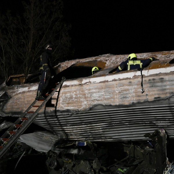 Összeütközött két vonat Görögországban, legalább 32-en meghaltak
