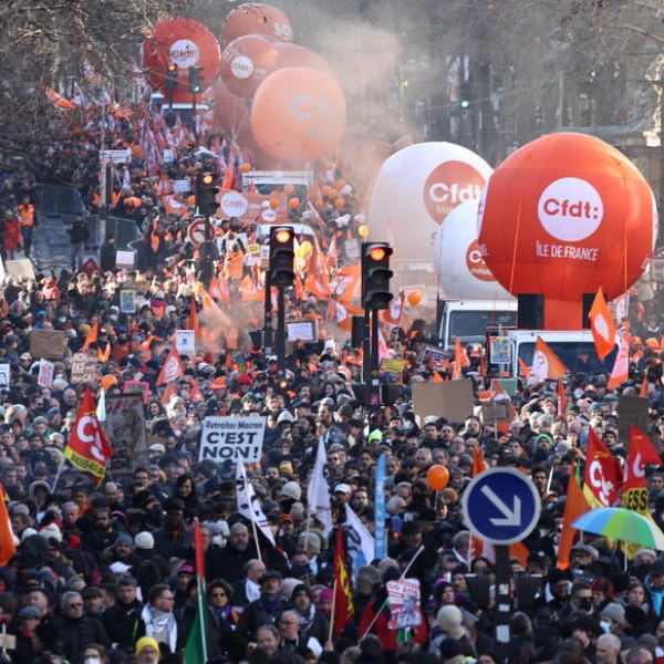 Ismét zavargások törtek ki a párizsi tüntetésen (Videók)