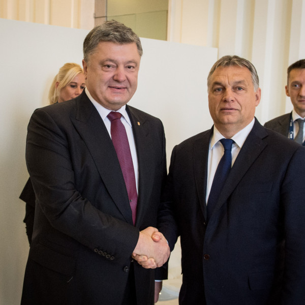 Szijjártó elismerte, hogy Porosenko Orbánnal találkozott volna