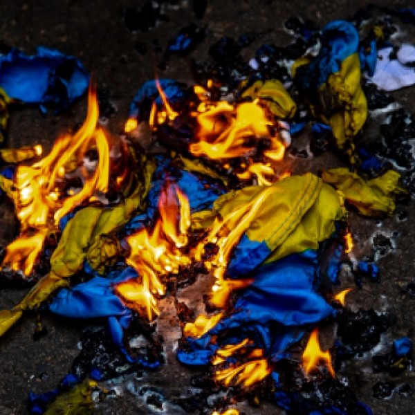 Ezúttal svéd zászlót égettek, Indonéziában