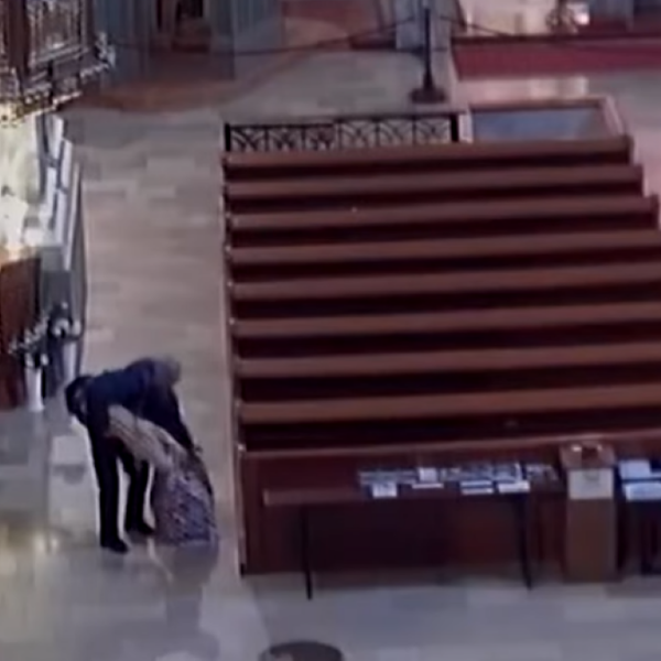 Szűz Mária szobrot lopott egy férfi egy VI. kerületi templomból (VIDEÓ)