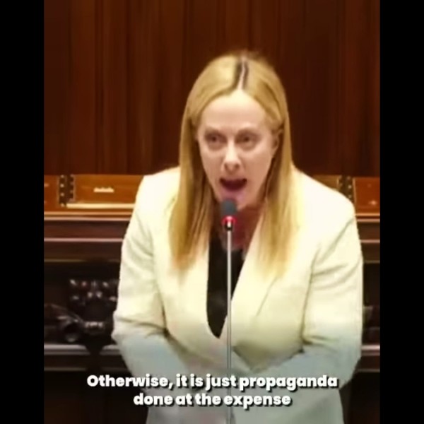 Meloni elszabadult: üvöltve érvelt Ukrajna támogatása mellett az olasz parlamentben (Videó)