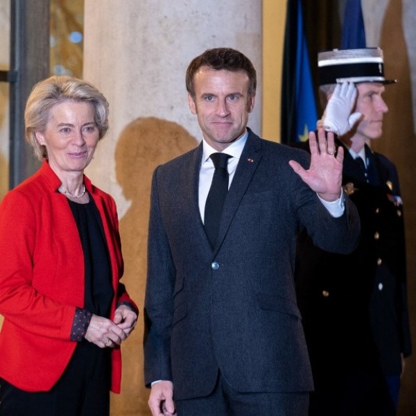 Emmanuel Macron és Ursula von der Leyen áprilisban együtt Kínába látogat