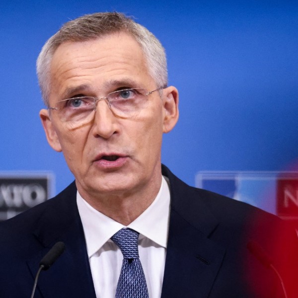 NATO-főtitkár: Koszovó enyhítse a Szerbiával szembeni feszültséget