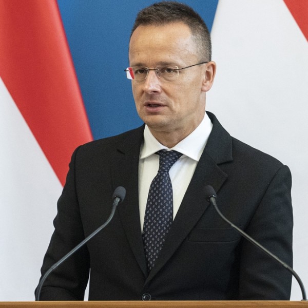 „Rendszerszintű korrupció? Az Magyarországon egyáltalán nincs” – Szijjártó Péter volt Rónai Egon vendége