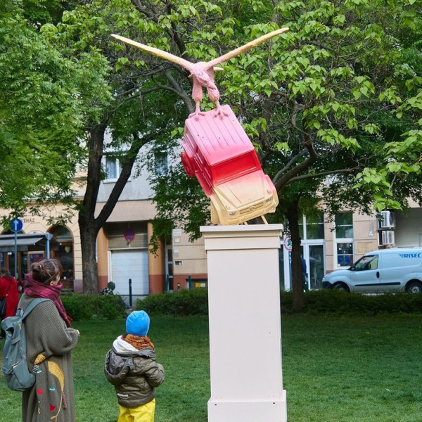 BLM után Turul-G - Újabb szoborral provokál a hungarofób Baranyi Ferencvárosban