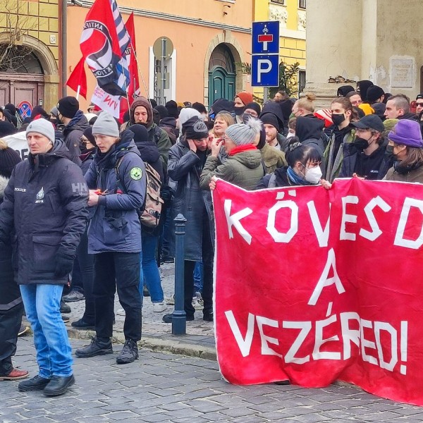 Külföldről érkezett terrorista antifasiszták vonulása Budapesten - Videó és Képek