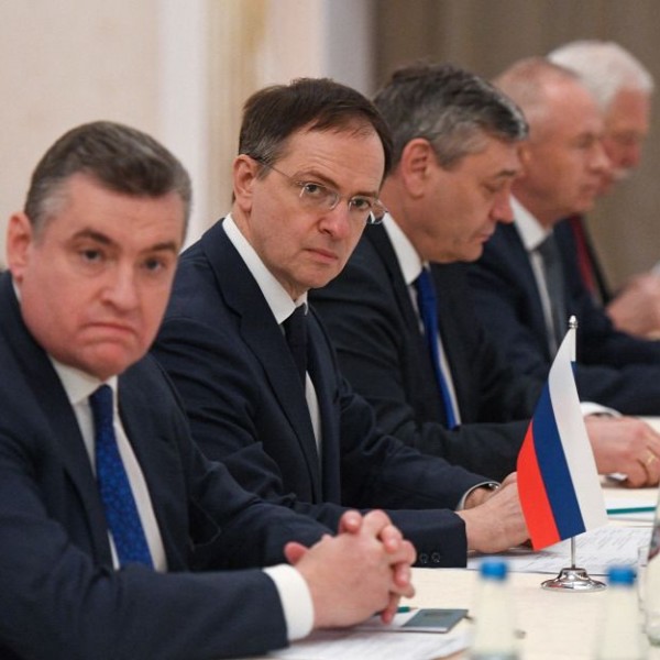 Az orosz tárgyalódelegáció vezetője szerint Kijev blokkolja a tárgyalásokat