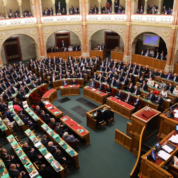 Jóváhagyta a parlament a finnek NATO-csatlakozási kérelmét